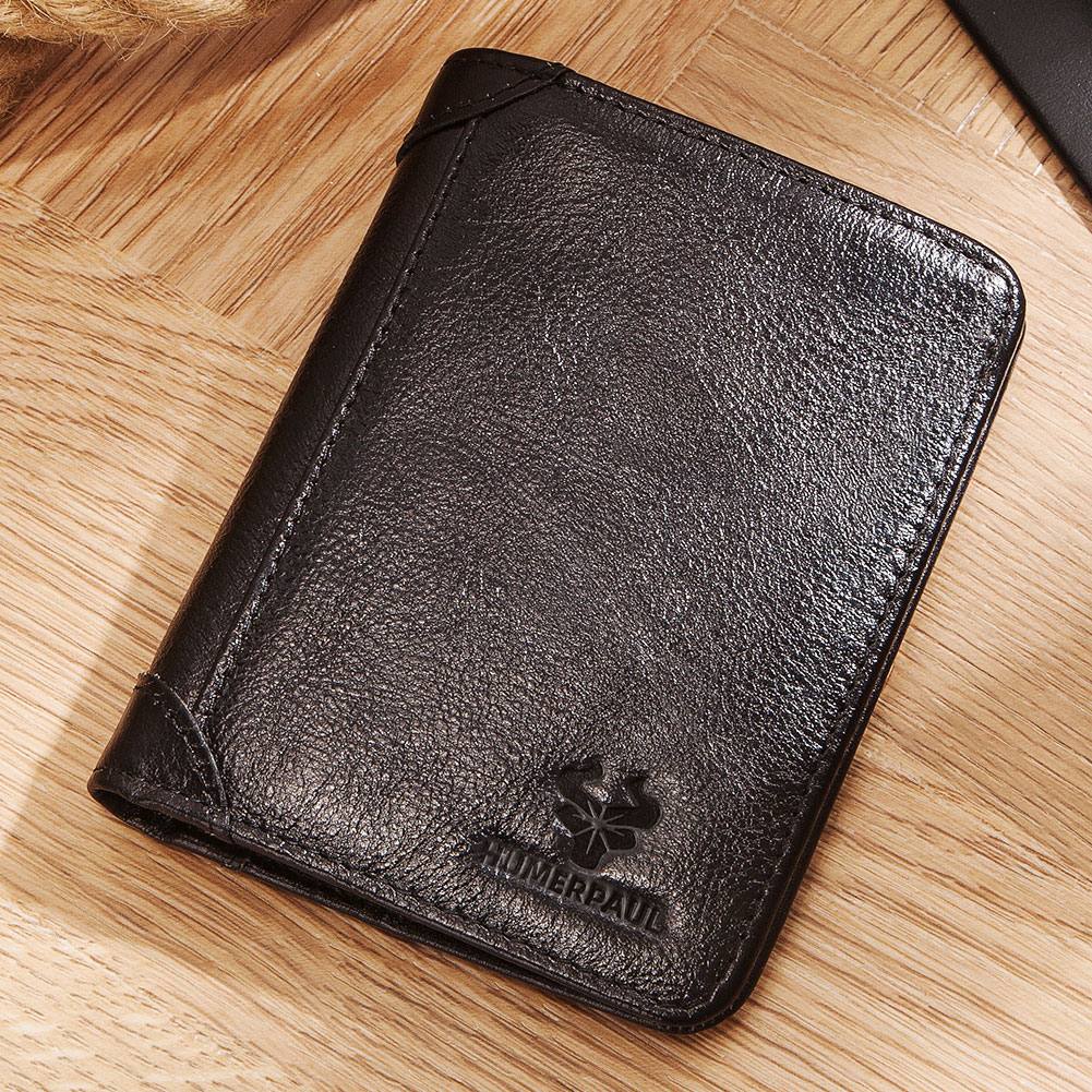 Luxury Lifestyle Photography - Portefeuille en cuir véritable avec blocage